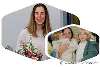 Kindjes geven mama Ilse een groepsknuffel nu de kinderopvang na 15 jaar sluit  ”Zo’n warm plekje voor kindjes vind je niet meer”