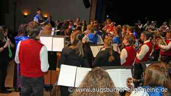 Harmonia Wullenstetten begeistert mit vielseitigem Herbstkonzert