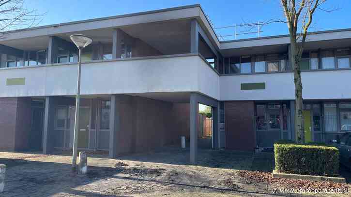 Flinke brand in busje onder appartementencomplex, bewoners geschrokken