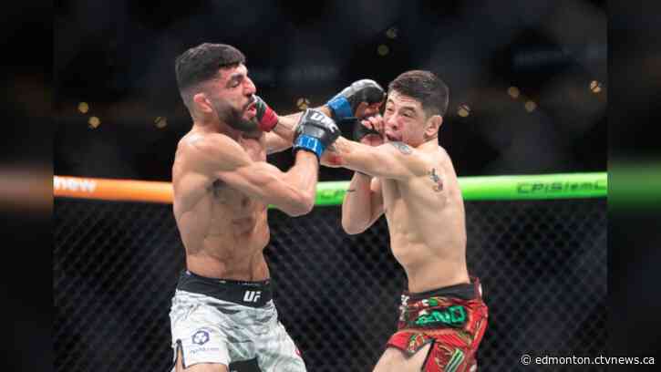 Former champion Brandon Moreno puts on a show at UFC Fight Night card in Edmonton