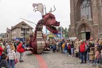 Feesteworpstoet lokt massa: “Een ideale gezinsactiviteit”