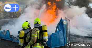 Rauchwolke über Hannover: 500 Dixi-Klos brennen in Wülfel