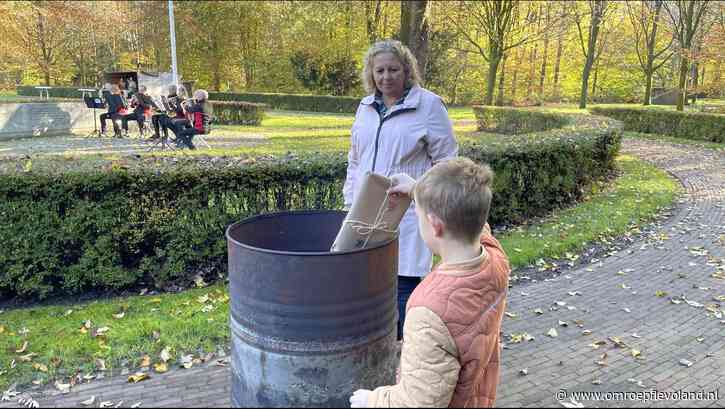 Zeewolde - Brieven aan verloren dierbaren als hemelpost: 'Soms is niet alles gezegd'