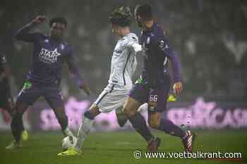 📷 "En telt hij niet mee?": Supporters van KAA Gent niet te spreken over afgekeurde goal