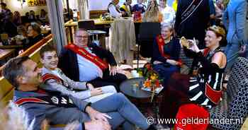 Met z’n allen op de foto; recordaantal Gelderse hoogheden present bij afsluiting schuttersjaar