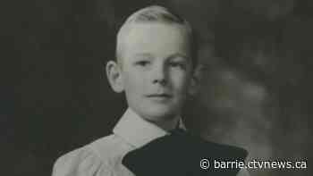 Children's choir sings alongside Gordon Lightfoot