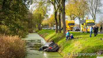 Auto belandt in sloot langs N360 in Delfzijl, bestuurder ongedeerd