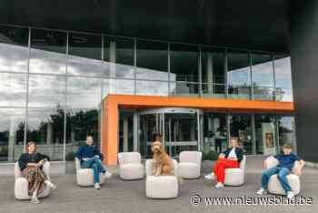 Meubelhandel Prima-Lux viert zeventigste verjaardag in woelig landschap: “Oud, maar zeker niet oubollig”