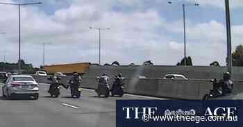 Mongols try to punch and kick learner motorcyclist on Monash Freeway
