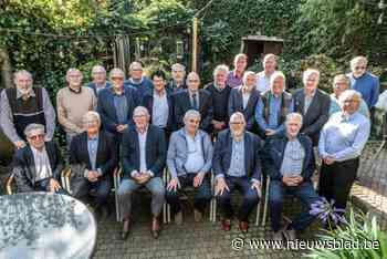 Onderwijzers die in 1969 afstudeerden genieten van reünie