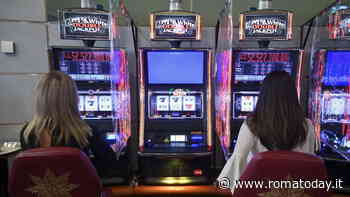 Gioco d’azzardo e ludopatia, il Governo taglia i fondi per la prevenzione. Ma a Roma il fenomeno è in crescita
