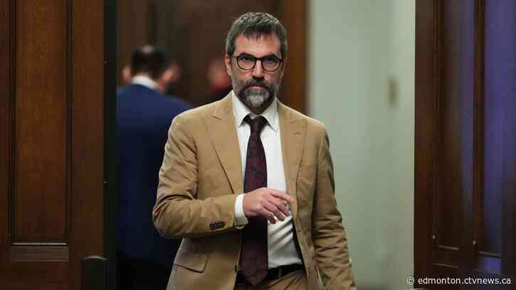 Oil, gas companies told to cut emissions by one-third under planned cap