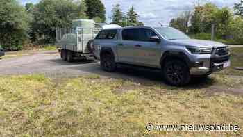 Dieven stelen jeep gevuld met tienduizenden euro’s aan werkmateriaal op oprit in Gooik: “Ik heb niks meer, zelfs geen schroevendraaier”