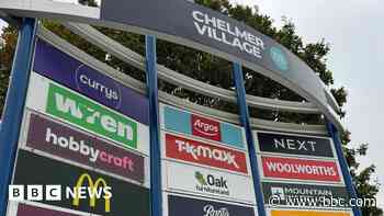 Shoppers pranked by Woolworths 'reopening' sign