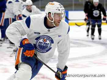 Connor McDavid skates with Edmonton Oilers for first time since ankle injury