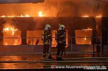 Regionalzug brennt lichterloh