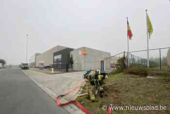 Brandweer opgeroepen voor lekkend vat met peroxide