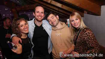 Lax-Ü30-Revival-Party lockt 400 Gäste an: Feiern wie früher in Eiselfing