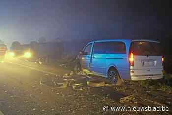 Zwaar ongeval met drie voertuigen op gewestweg, veroorzaker stuurde onder invloed van alcohol