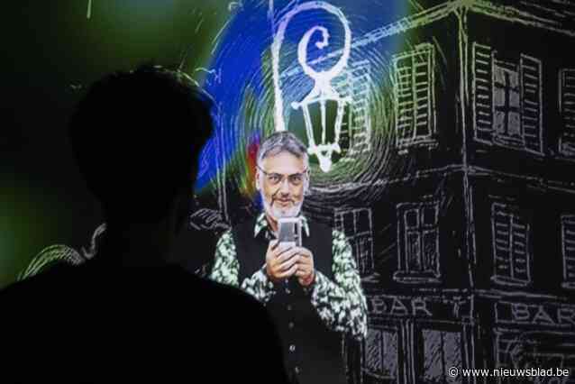 Simulator laat je vijf minuten in schoenen van lastiggevallen vrouw staan: “Mijn nekharen stonden recht na al die vulgaire opmerkingen”