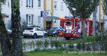 Hulpdiensten massaal naar flat in Arnhem, ook traumateam en arrestatieteam aanwezig