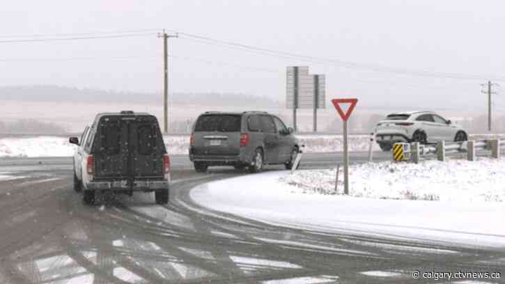 Messy start to the day for Calgary drivers thanks to November snowfall