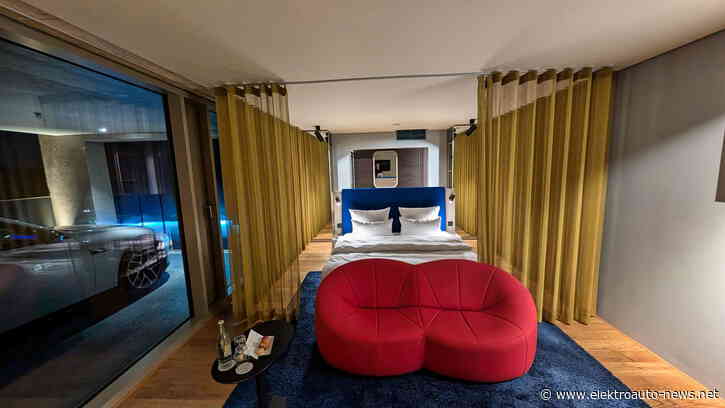 b’mine Düsseldorf: Durch CarLoft mit dem E-Auto vors Zimmer