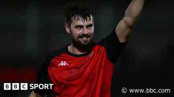 Late Palfrey goals extends Truro City's unbeaten run