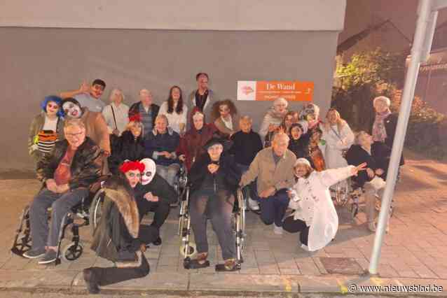Bewoners wzc houden Halloweenwandeling