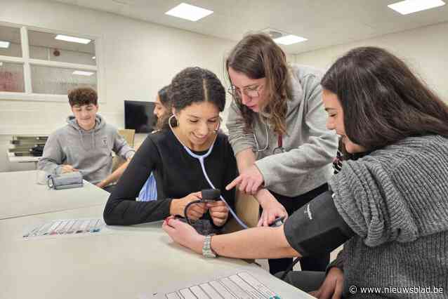 300 jongeren maken kennis met opleidingen geneeskunde, biomedische en farmaceutische wetenschappen van VUB