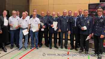 Ehrung für langjähriges Engagement: 142 Feuerwehrleute und BRK-Helfer ausgezeichnet