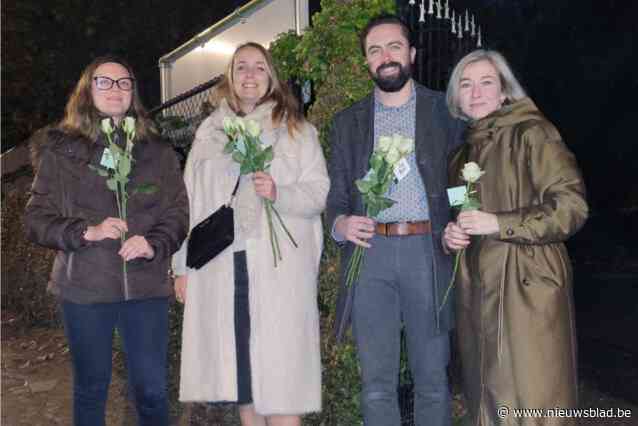 Jong CD&V legt witte rozen op onbezochte graven