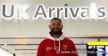 Hull KR signing Jared Waerea-Hargreaves arrives at Heathrow and is greeted by club officials