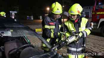 Waldkraiburger Feuerwehr sucht neue Mitstreiter – und startet ausgefallenes Projekt