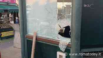 Vandalizzato l'ex punto informativo utilizzato per il rilascio delle carte d'identità elettroniche