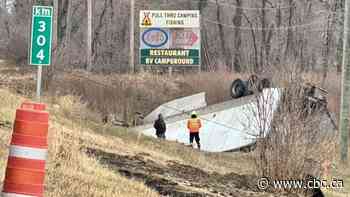 Icy roads contribute to 2 highway crashes, including fatal 19-vehicle pileup: Manitoba RCMP