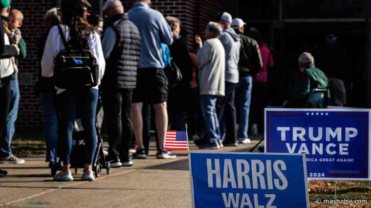 These election results maps update electoral college votes in real time