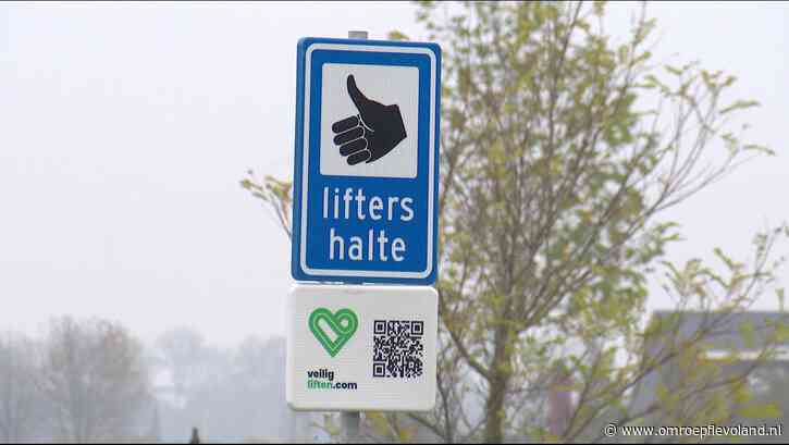 Zeewolde - Ouders hebben een dubbel gevoel bij nieuwe liftershalte, 'Lekker meer gaan fietsen'
