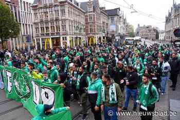 Duizend Cyprioten bouwen feestje op Korenmarkt: “Weet jij hier een goeie chocoladewinkel zijn?”