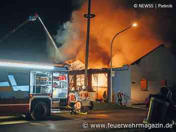 200 Kräfte bekämpfen Vollbrand