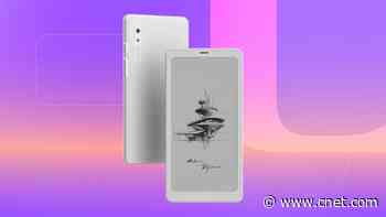 Get This Incredible Phone-Sized E-Reader While It’s at Its Lowest Ever Price