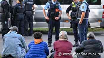 Vier Personen in Nußdorf am Inn abgesetzt: Polizei nimmt mutmaßlichen Schleuser fest