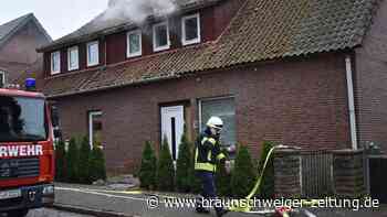 Feuerwehreinsatz: Kerzen verursachen Brand in Gebäude in Ummern