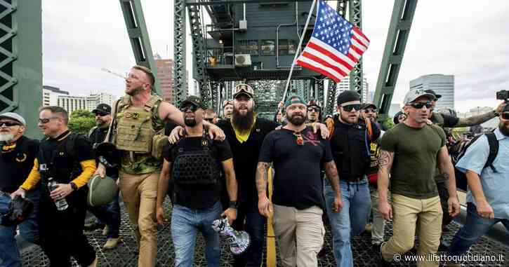 Usa, il ritorno dei Proud Boys che assaltarono Capitol Hill: “Trump ha promesso la grazia”
