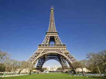 L'azienda pubblica una foto della Tour Eiffel illuminata: multa da 1500 euro. Ecco perché