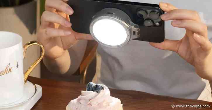 Upgrade your iPhone’s weak flash with this adjustable MagSafe light