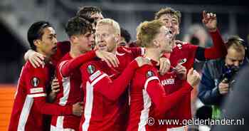 Piepjonge Kees Smit pakt hoofdrol tegen Fenerbahçe en bezorgt AZ eerste zege sinds eind september
