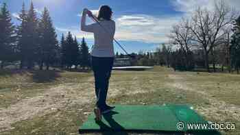 Calgary golfers tee off in November thanks to double-digit temperatures
