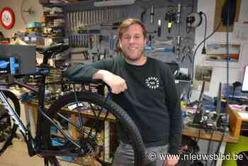Servaas neemt na achttien jaar afscheid van zijn fietsenwinkel: “Ik kon niet meer buiten komen zonder dat mensen over hunne vlo begonnen”