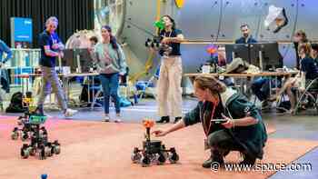 Adorable 3D-printed rovers learn to find blue ball in Mars-like environment